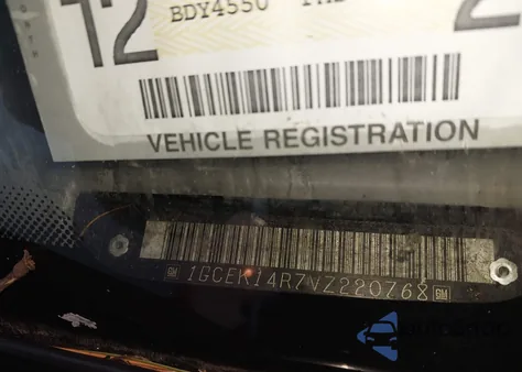 1997 Chevrolet K1500 Fleetside z USA, uszkodzony, nr VIN 1GCEK14R7VZ220768